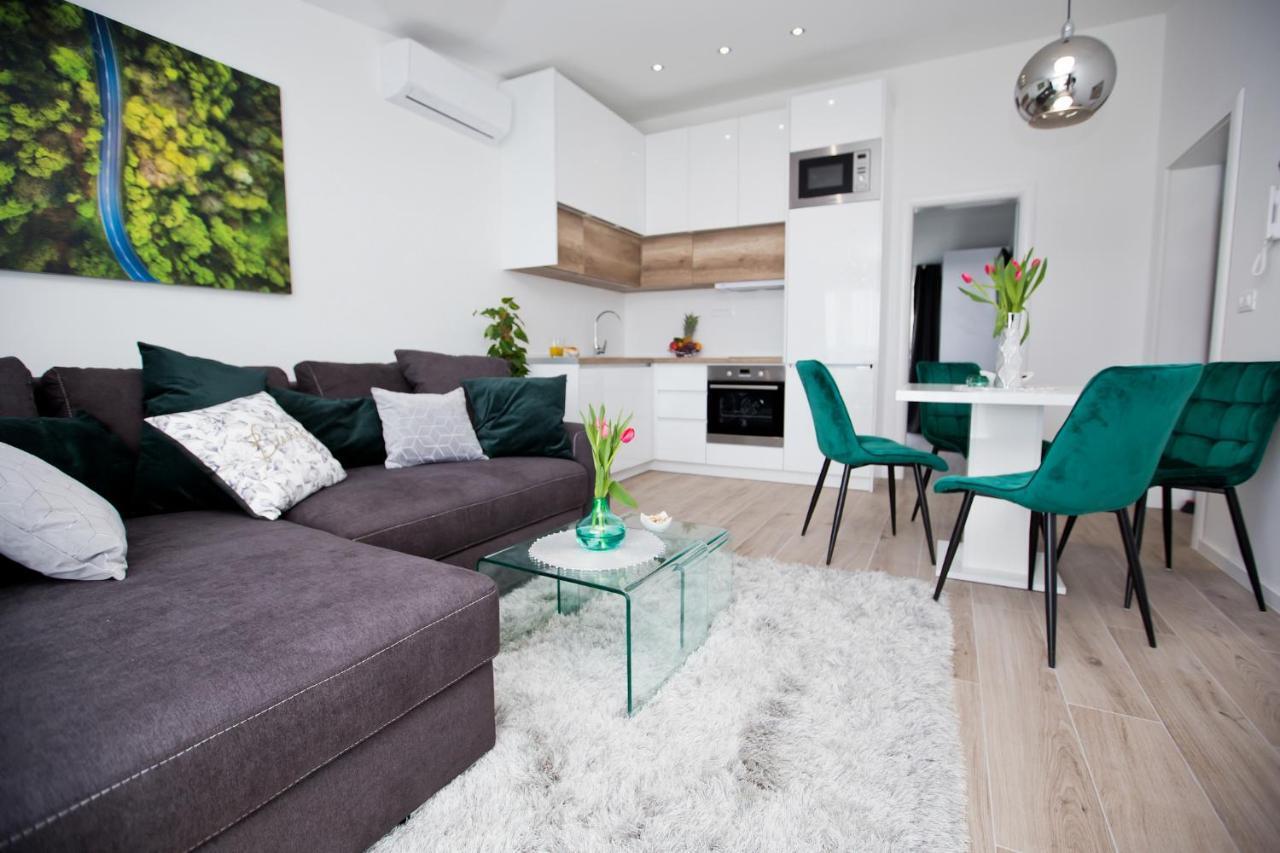 Luxury Apartments Mia ポドストラナ エクステリア 写真